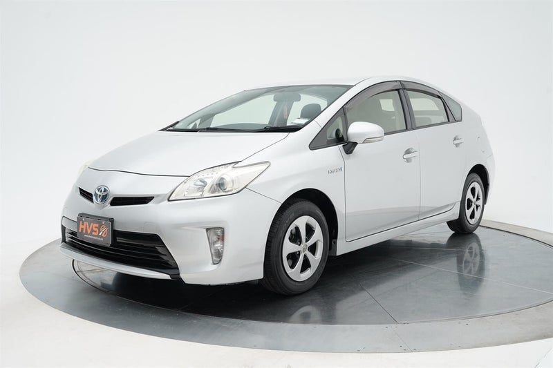 2013 Toyota Prius Hybrid L, photo 3