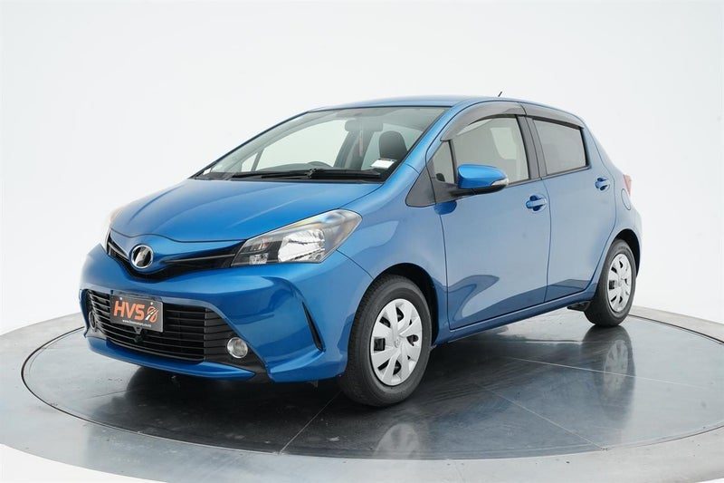 2015 Toyota Vitz F, photo 3