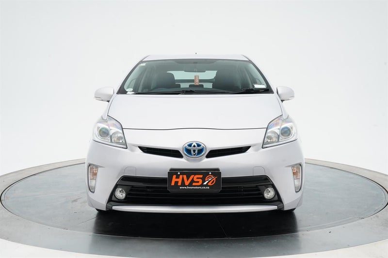 2013 Toyota Prius Hybrid S, photo 2