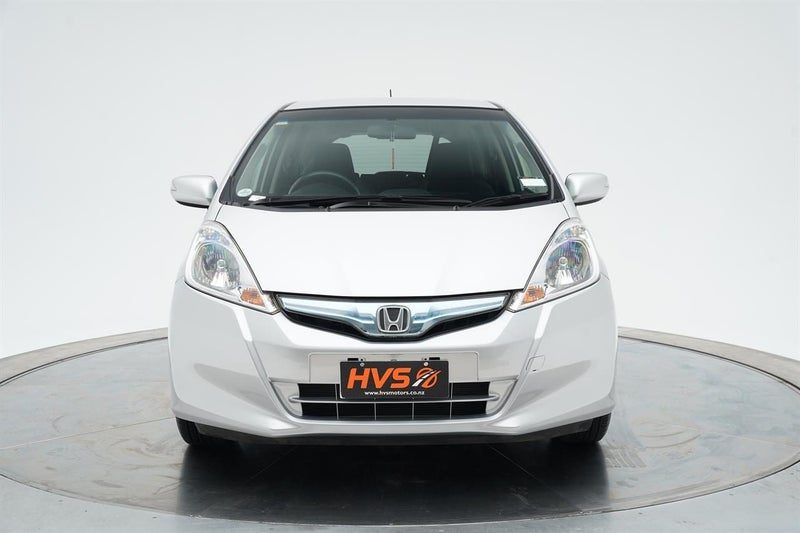 2013 Honda Fit 1.3L Hybrid Alloys, photo 2