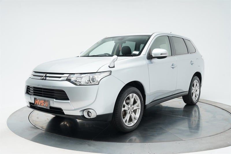 2012 Mitsubishi Outlander 24G 4WD 7 Seater, photo 3