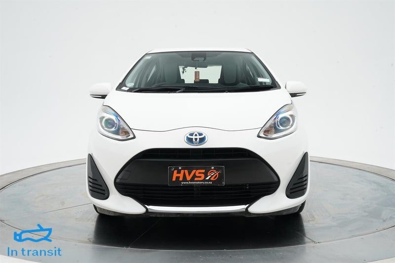 2021 Toyota Aqua Hybrid L, photo 2
