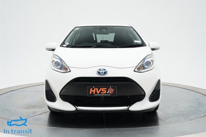 2021 Toyota Aqua S Push Start, photo 2