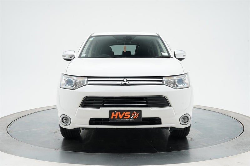 2014 Mitsubishi Outlander PHEV 4WD G, photo 2