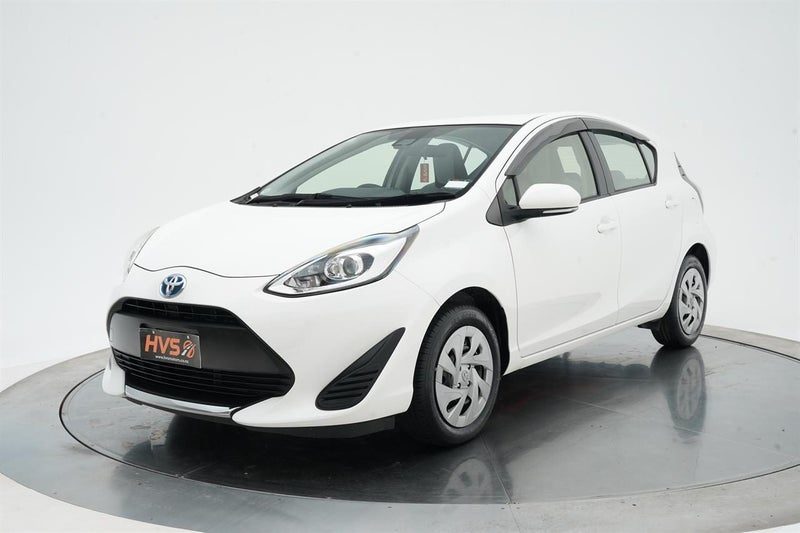 2021 Toyota Aqua Hybrid L, photo 3