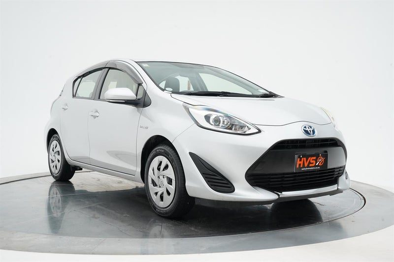 2020 Toyota Aqua Hybrid L, main photo