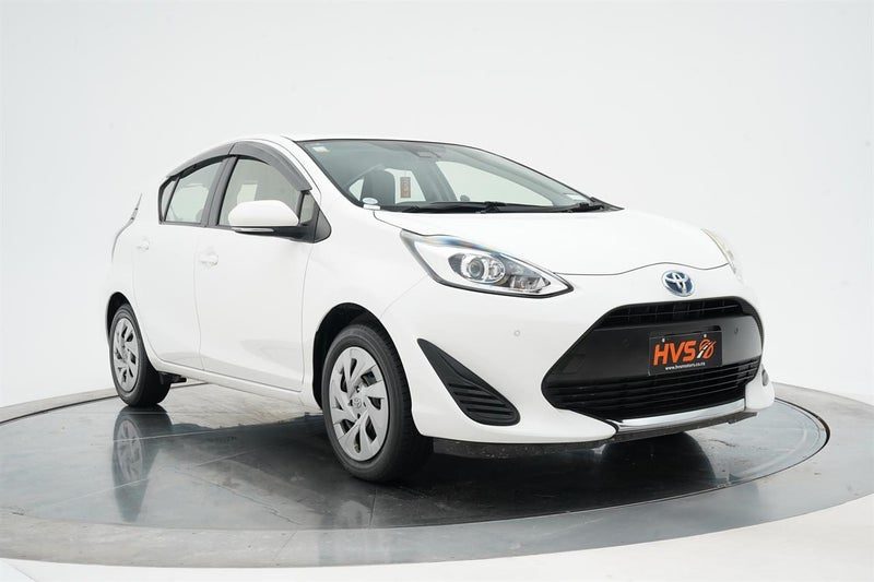 2021 Toyota Aqua Hybrid L, main photo