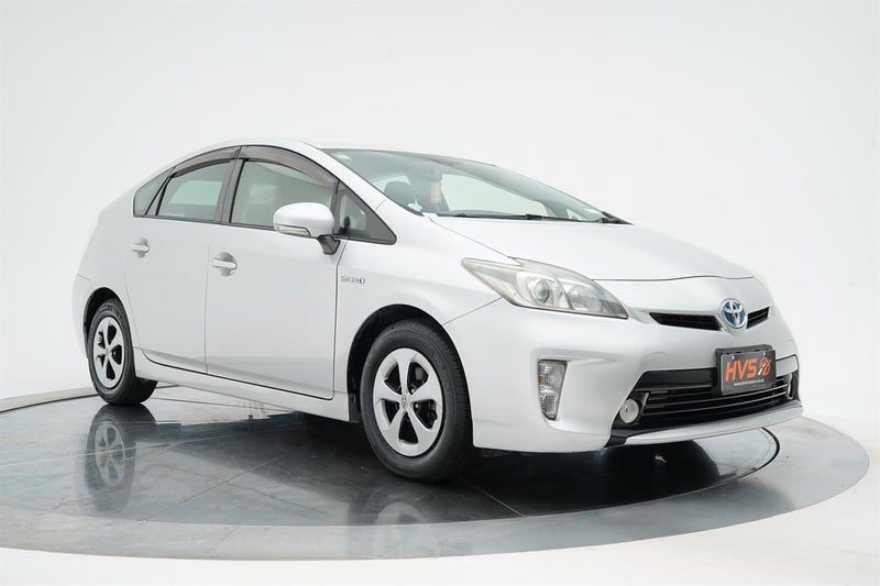 2013 Toyota Prius Hybrid G Cruise Control