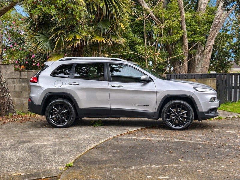 2016 Jeep Cherokee LIMITED 3.2 PETROL 4WD NZ NEW, photo 3
