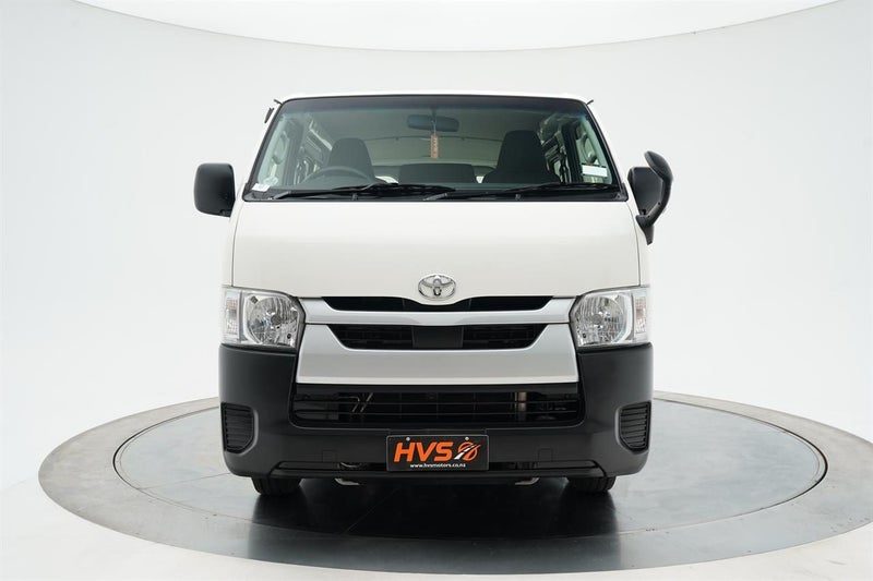 2021 Toyota Hiace 2.8TD 4 Door, photo 2
