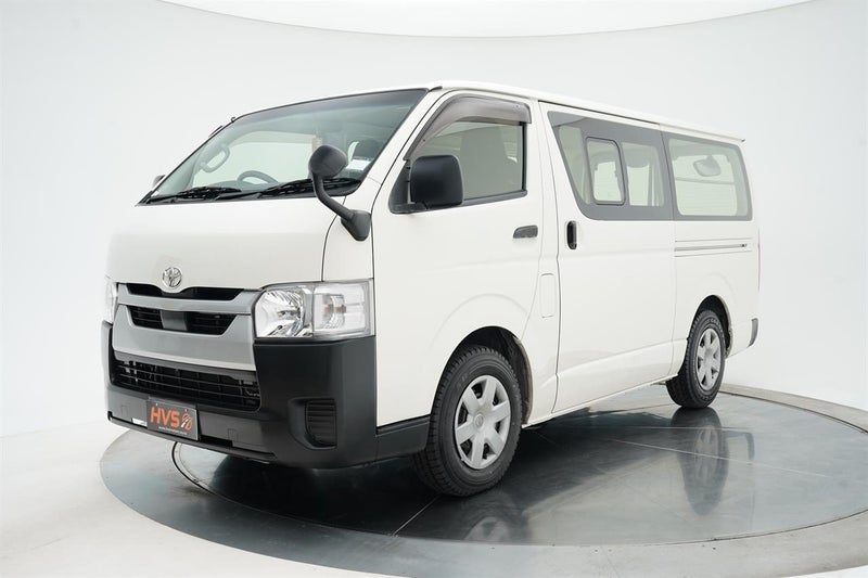 2021 Toyota Hiace 2.8TD 4 Door, photo 3