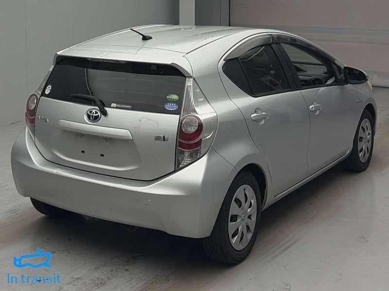 2012 Toyota Aqua S Push Start, photo 2