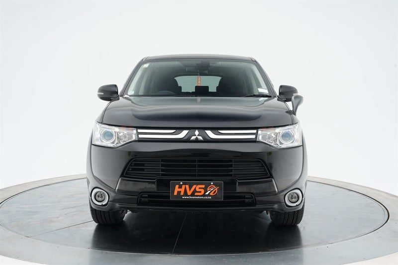 2013 Mitsubishi Outlander 24G 4WD 7 Seater, photo 2