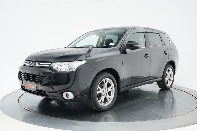 2013 Mitsubishi Outlander 24G 4WD 7 Seater, photo 3