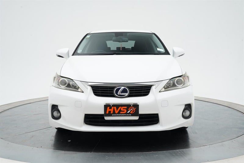 2013 Lexus CT 200h Hybrid Version C, photo 2
