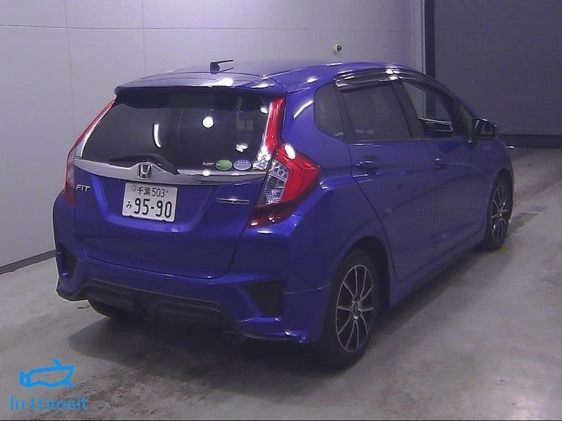 2015 Honda Fit Hybrid L, photo 2