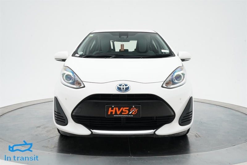 2021 Toyota Aqua Hybrid L, photo 2