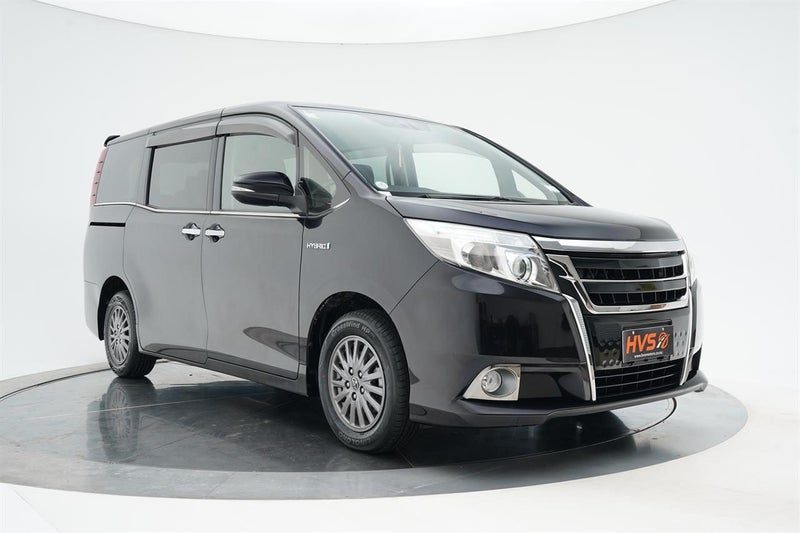 2015 Toyota Esquire HYBRID XI, main photo