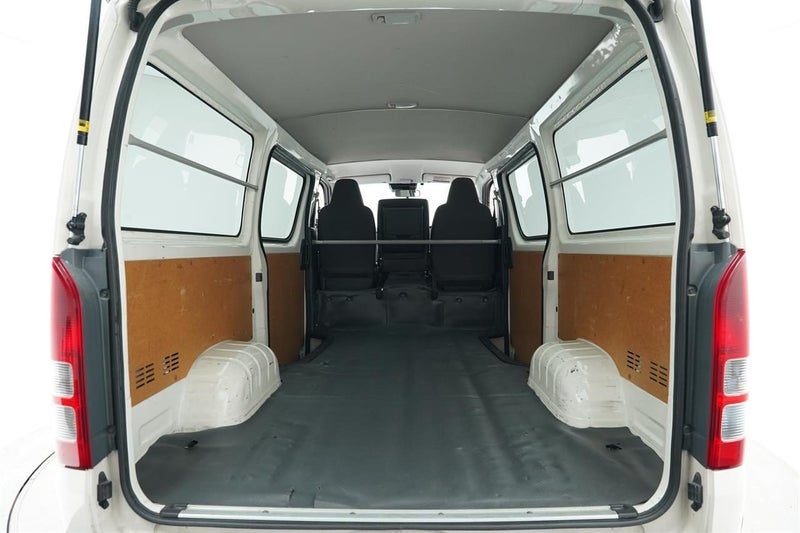 2021 Toyota Hiace 2.8TD 4WD 5 Door, photo 2