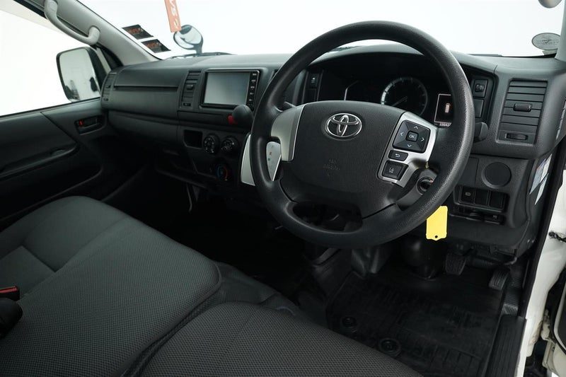 2021 Toyota Hiace 2.8TD 4WD 5 Door, photo 3