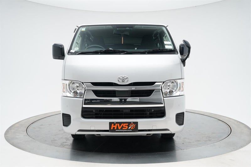 2021 Toyota Hiace 2.8TD 5 Door GL 6 Seater, photo 2