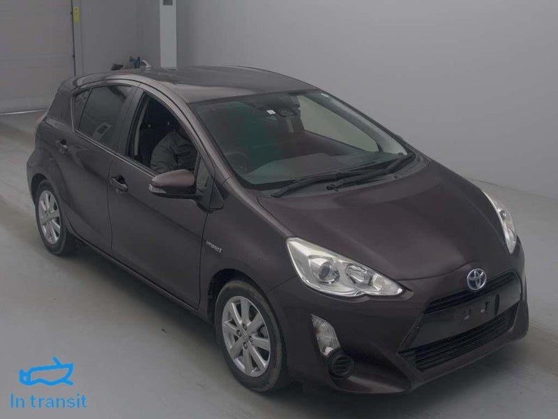 2015 Toyota Aqua Hybrid Facelift S Spec, photo 2