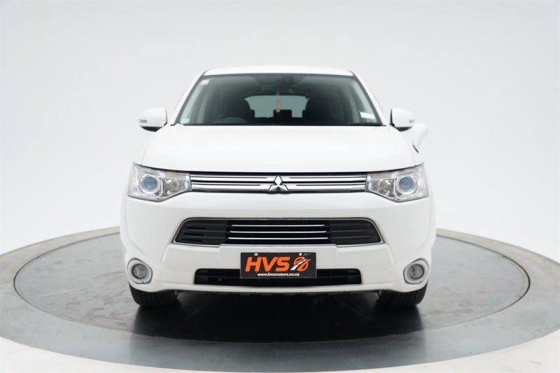 2013 Mitsubishi Outlander PHEV G Safety Pack 4WD, photo 2