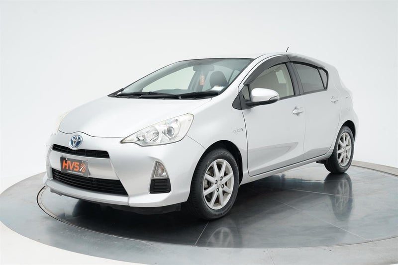 2013 Toyota Aqua G Leather, photo 3