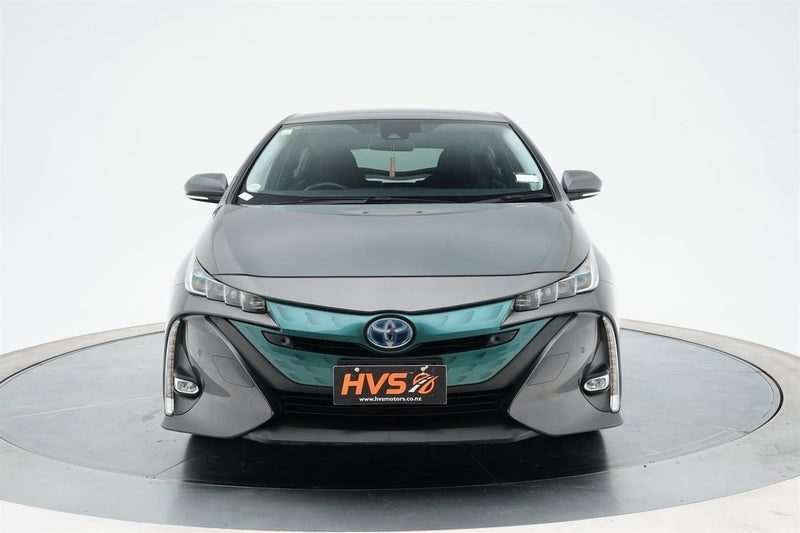 2018 Toyota Prius PHV A Plug-in-hybrid, photo 2