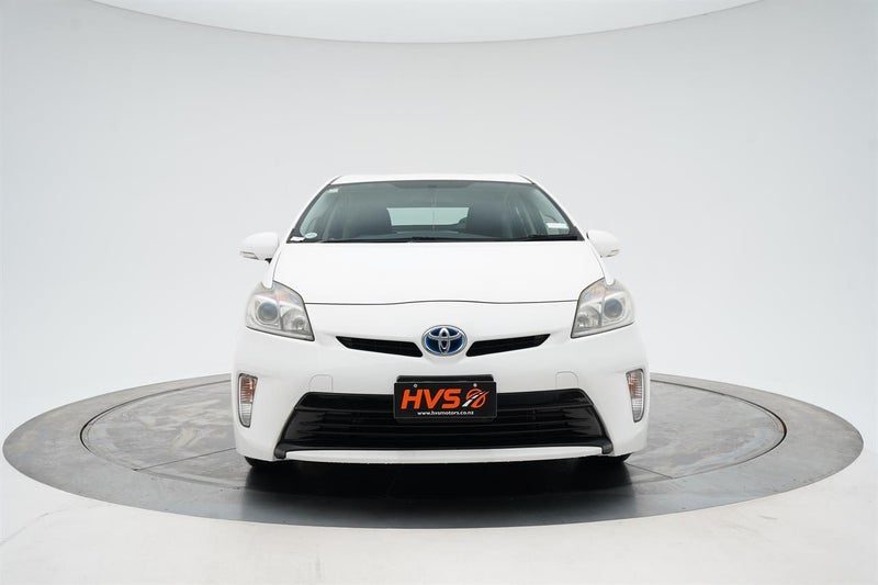 2013 Toyota Prius Hybrid S, photo 2