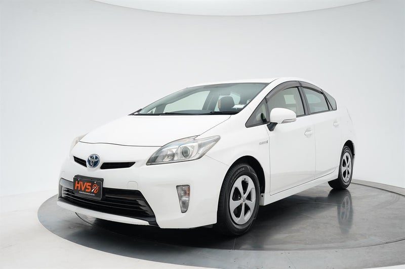 2013 Toyota Prius Hybrid S, photo 3