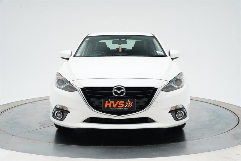 2013 Mazda Axela Hybrid S, photo 2