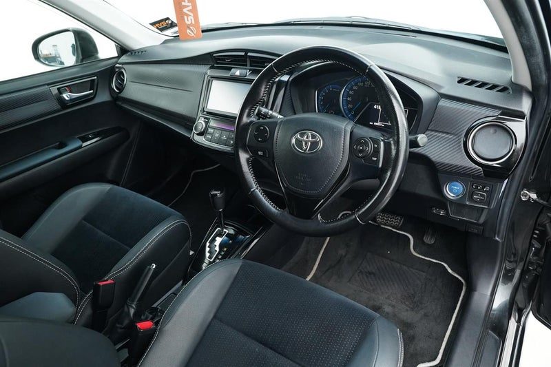 2014 Toyota Corolla Fielder, photo 2