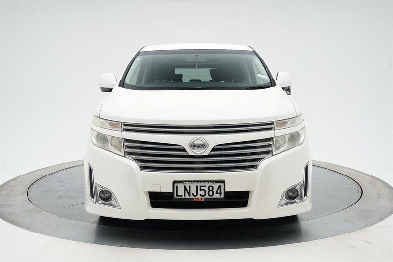 2013 Nissan Elgrand 250 Highway Star, photo 2