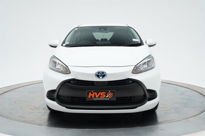 2021 Toyota Aqua Hybrid X, photo 2