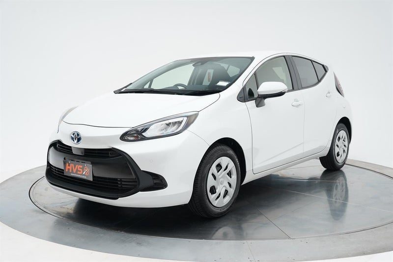 2021 Toyota Aqua Hybrid X, photo 3