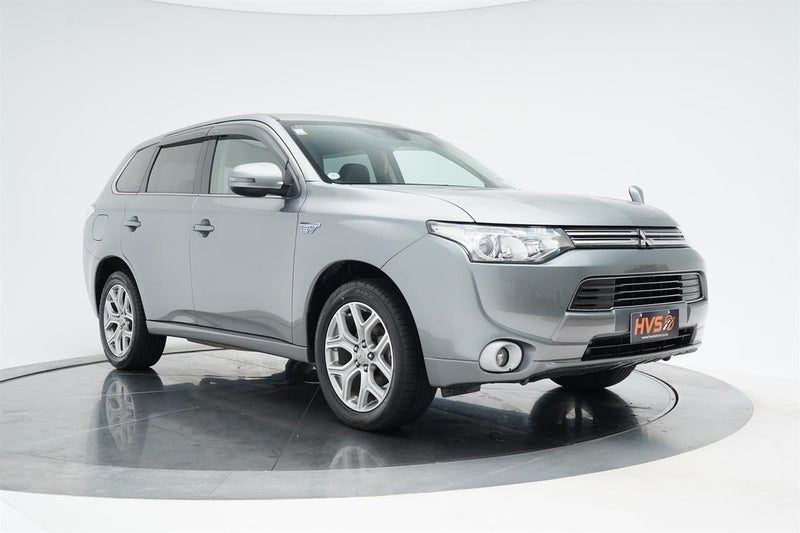 2013 Mitsubishi Outlander PHEV 4WD G, main photo