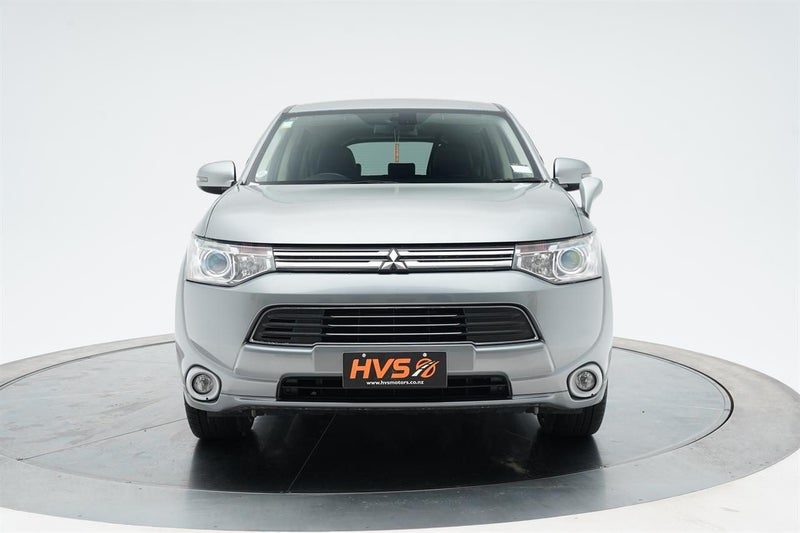 2013 Mitsubishi Outlander PHEV 4WD G, photo 2