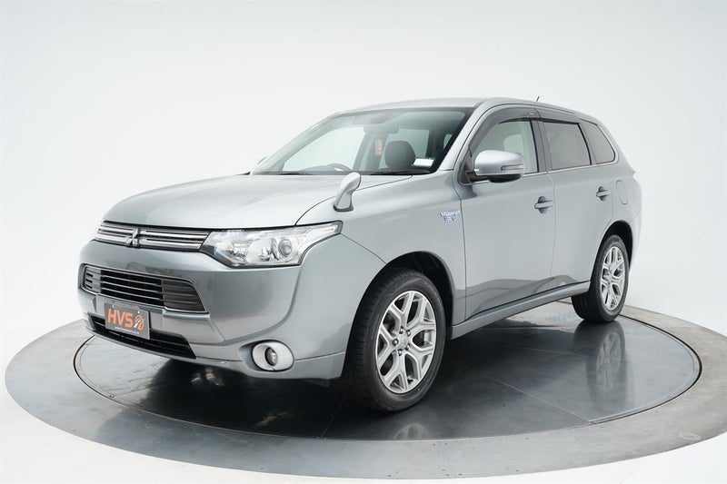 2013 Mitsubishi Outlander PHEV 4WD G, photo 3