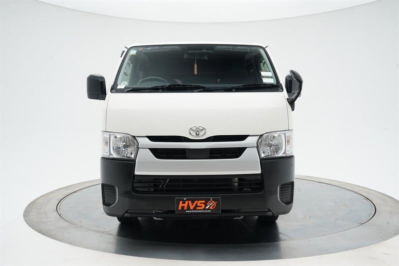 2020 Toyota Hiace Diesel 5 Door, photo 2