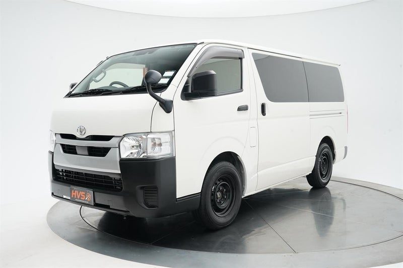 2020 Toyota Hiace Diesel 5 Door, photo 3