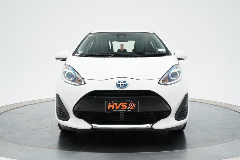 2021 Toyota Aqua Hybrid L, photo 2