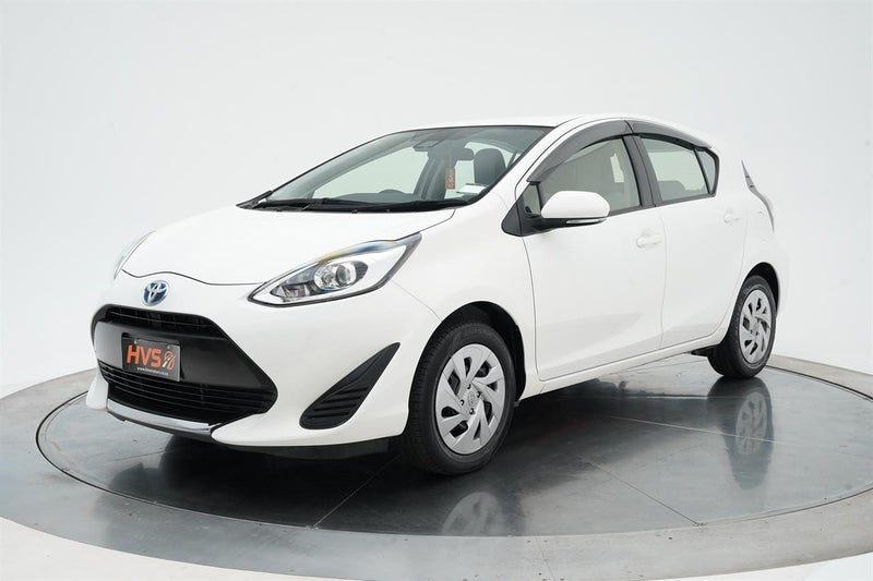 2021 Toyota Aqua Hybrid L, photo 3