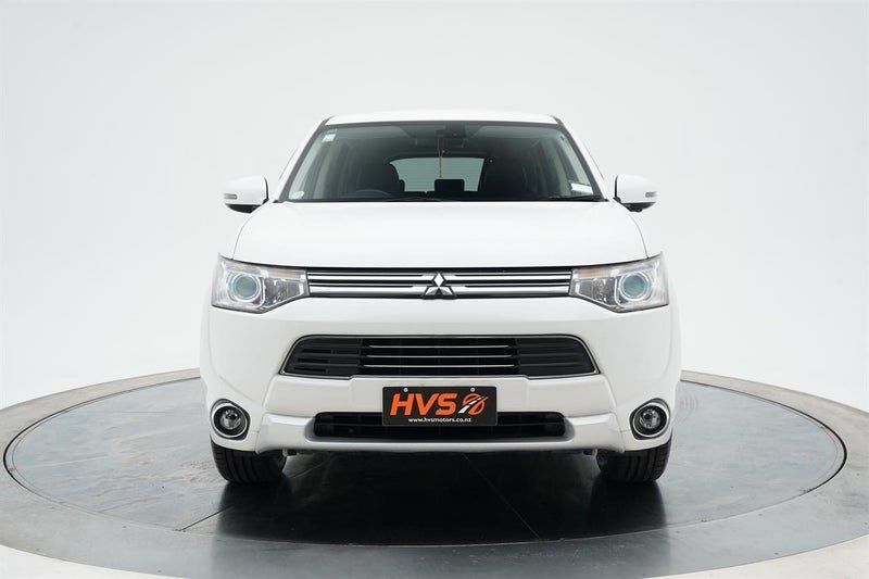 2015 Mitsubishi Outlander PHEV 4WD G, photo 2