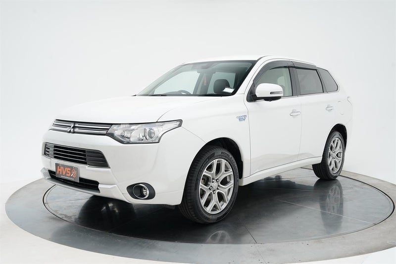 2015 Mitsubishi Outlander PHEV 4WD G, photo 3