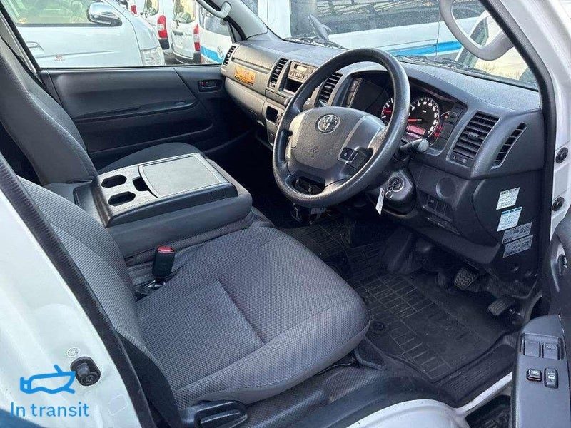 2018 Toyota Hiace 2.8TD 4WD 5 Door, photo 3