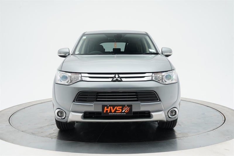 2013 Mitsubishi Outlander PHEV 4WD G, photo 2