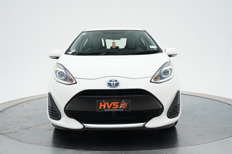 2021 Toyota Aqua Hybrid L, photo 2