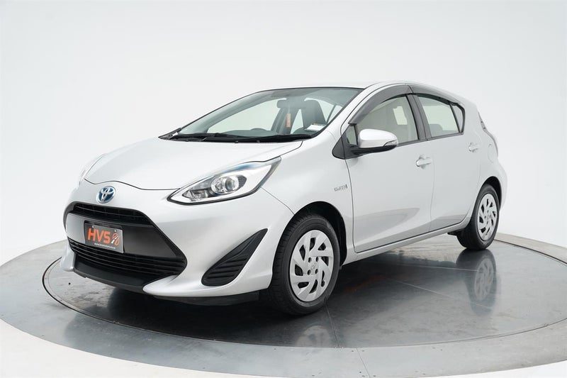 2019 Toyota Aqua Hybrid L, photo 3