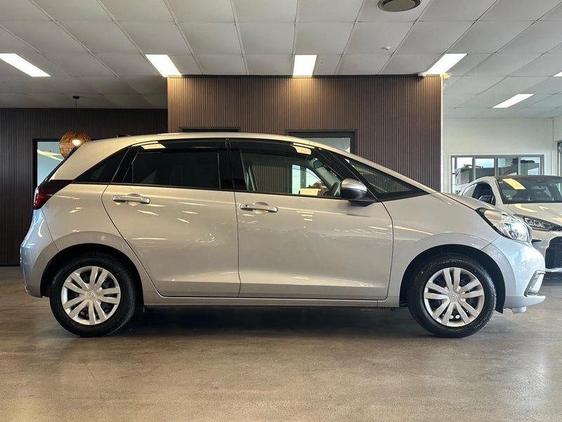 2021 Honda Fit PETROL/ 4x NEW TYRES, photo 3